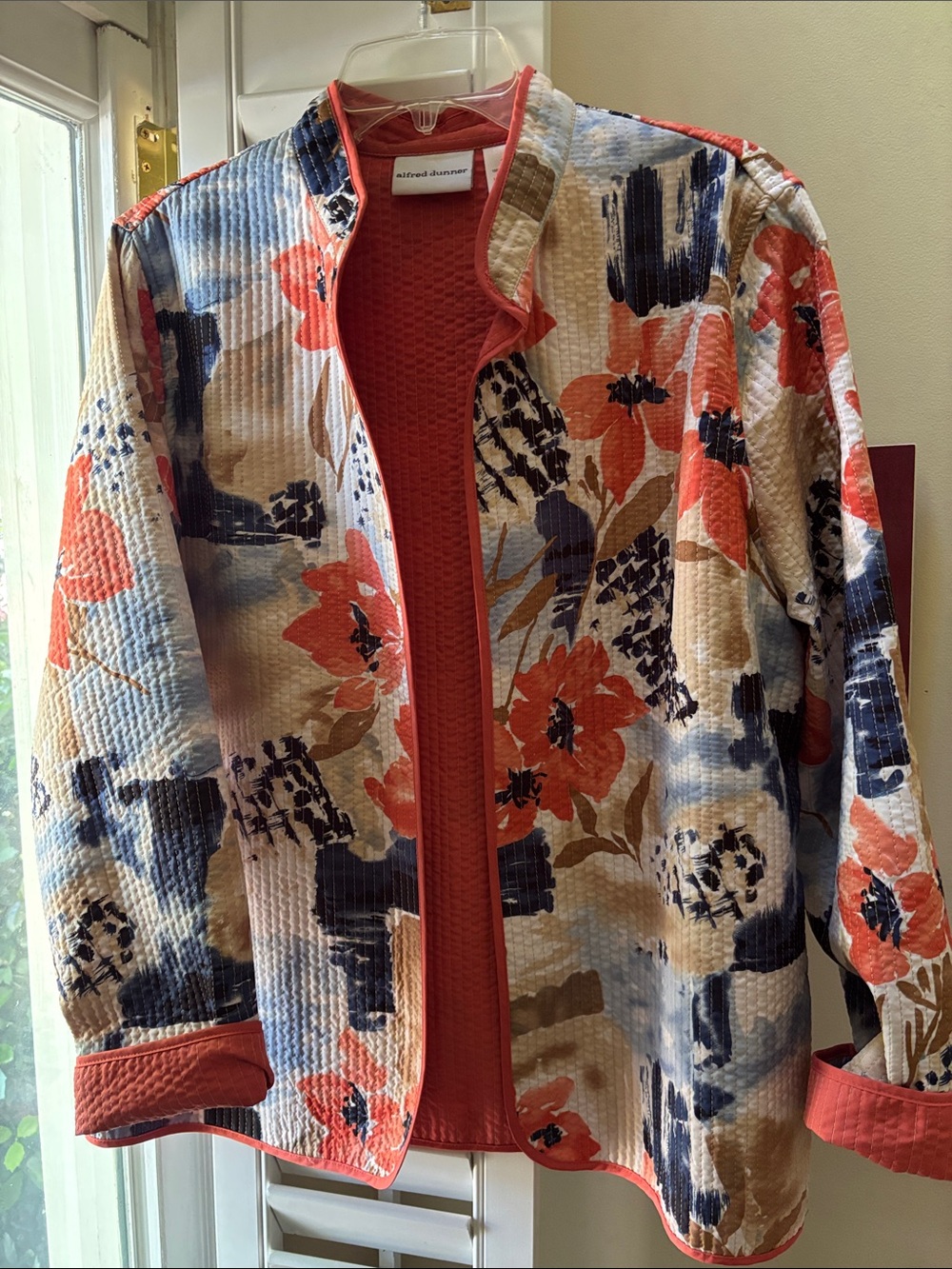 Alfred Dunner Coral, Navy & Cream Lt Quilted Floral Jacket size 16